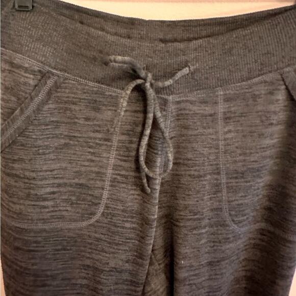 Athleta Techie Sweat Jogger Heathered Gray Cropped Pants XS - Picture 6 of 9
